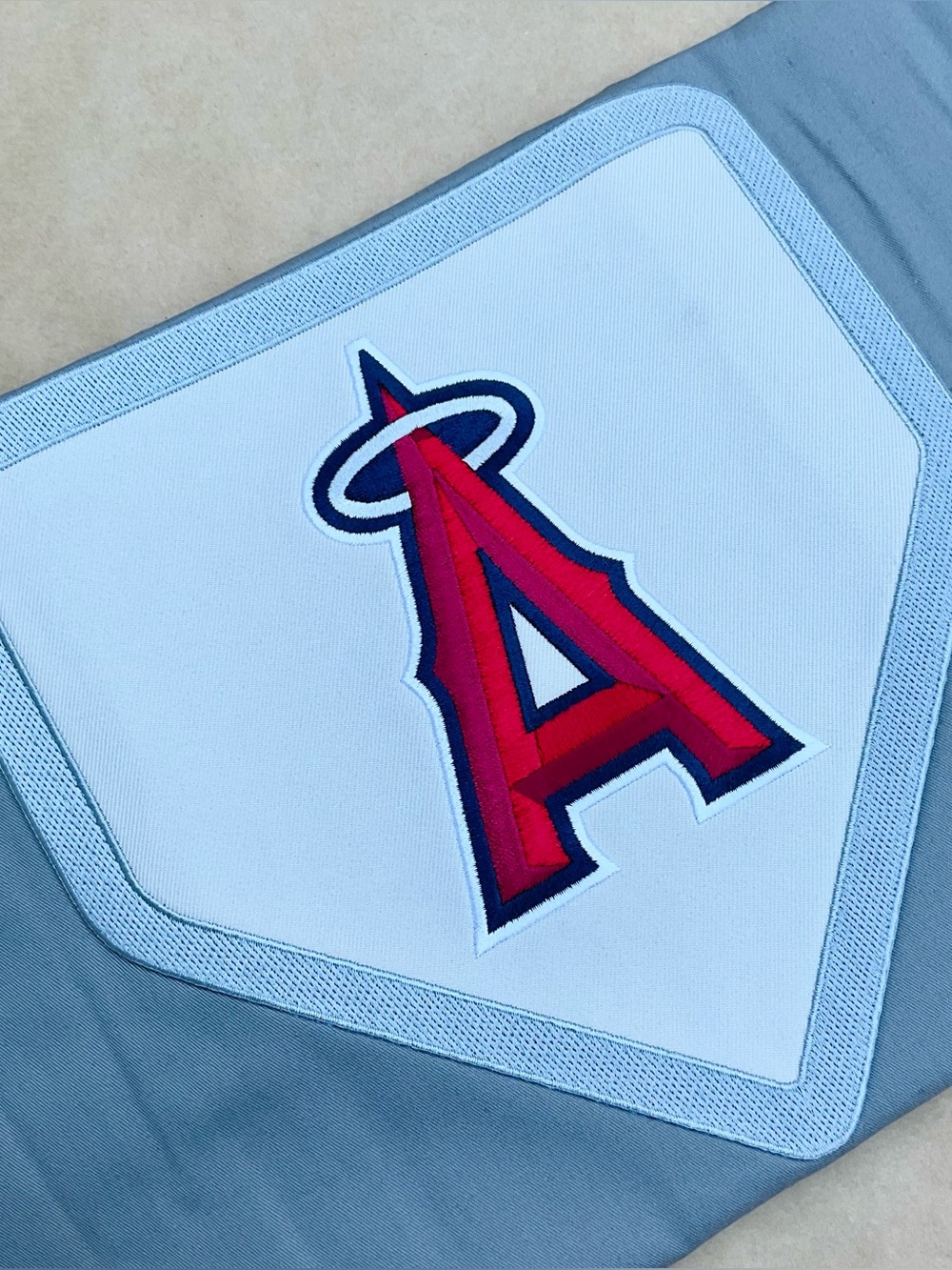 PB Teen .• MLB Anaheim Angels Baseball Patch Standard Pillowcase Sham